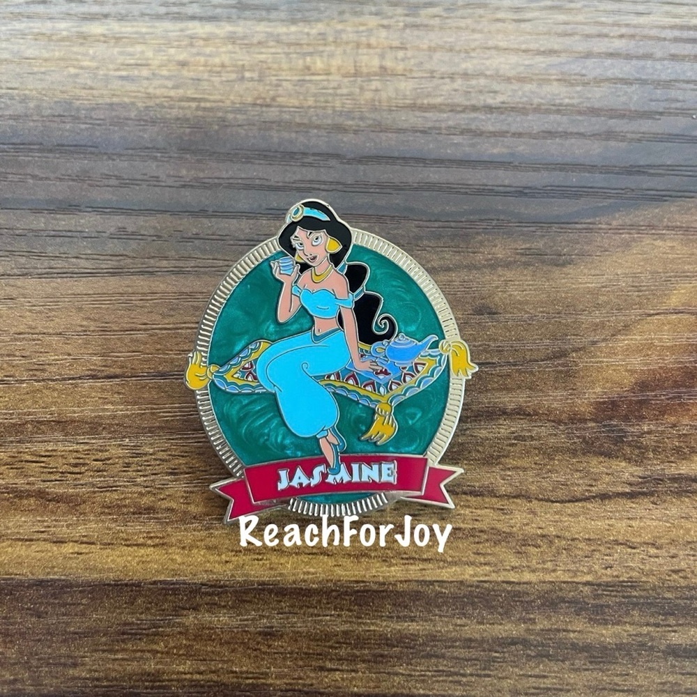 Jasmine Princess Disney Pin Swirl Sitting on Magic Carpet 2003
